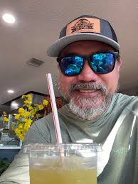 Socializing in Singapore for US Embassy worker in 50s