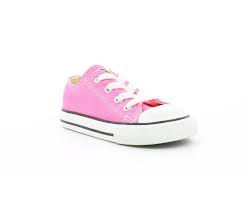 Il y en a pour tous les goûts, et vous pourrez même choisir pour votre petite fille ou petit garçon, la même paire ou presque que celle que papa ou maman a pour habitude de porter ! Chaussures Bebe Converse Toutes Les Baskets Pour Bebe De La Marque Converse Kids Co