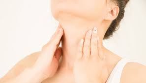 Perubahan bentuk kelenjar tiroid ini juga dapat disebabkan oleh penyakit gondok, nodul tiroid, dan kanker tiroid. Bedanya Penyakit Tiroid Hipertiroidisme Dan Tirotoksikosis Kesehatan Cantika Com