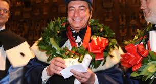 Durante gli anni '90 ricopre diversi incarichi al ministero del tesoro italiano, dove cura le più importanti privatizzazioni delle aziende statali italiane (dal 1993 al 2001 è presidente del comitato. Dieci Cose Che Forse Non Sapete Di Mario Draghi Formiche Net