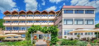 Adolf bereuter | dornbirn mitarbeit innenraumgestaltung: Haus Am Weinberg Hohenrestaurant Hotel Wellness Www Pfalz Info Com