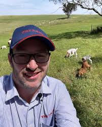 Denis Howard (@den_the_ag_journo) • Instagram photos and videos