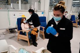 Jul 12, 2021 · así, si por ejemplo se ha recibido la vacuna de pfizer este lunes 12 de julio, la herramienta calcula que se recibirá el segundo pinchazo en torno al 2 de agosto. Salud Publica Acuerda No Retrasar La Segunda Dosis De Las Vacunas De Pfizer Y Moderna