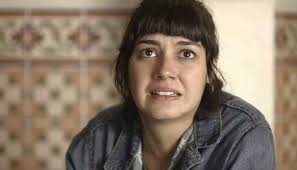 Nos próximos capítulos de 'Órfãos da Terra': Abner segue Sara e descobre  mentira da jovem