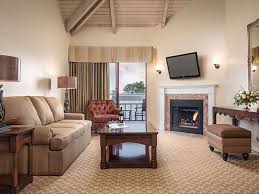 Yes, guests have access to a pool during their stay. Monterey Hotel Suites And Rooms Best Western Plus Victorian Inn