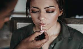 Eine 2 in 1 mattschwarze, doppelseitige mascara für extremes volumen, spektakulären schwung und bemerkenswerte länge, ohne die wimpern zu beschweren. Mascara Tips For The Most Legit Lashes Ever Wedding Affair