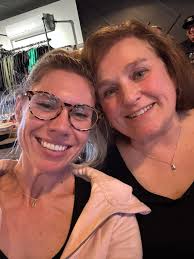 Becky Benoit (@becky_the_bee) • Instagram photos and videos