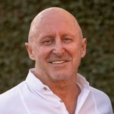 What a joy to be reunited with my fellow Allianz alumni Kevin Leong and  Paul O'Neill at an insurance broker event last night! Kevin and I worked  together in Allianz Global Corporate