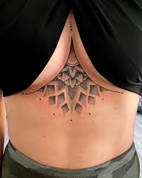 Sternum mandala 😍 . . . #mandalatattoo #sternum #sternumtattoo  #ornamentaltattoo #geometrictattoo #dotworktattoo #dotworktattoo #yo3rl  #dallastattoo #dfwtattoos #texasink