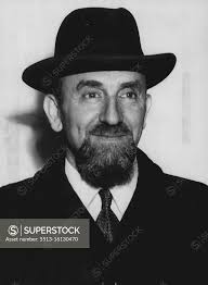 Rabbi Dr. I. Porush, of Potts Point, who returned to Sydney to-day aboard  the Stratheden after touring Europe, England and Israel. He plans to start  youth clubs for Jewish members of the *****