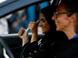 214 buah lapangan wujud di arab saudi pada 2013 dan jarak landasan kereta api negara ialah 5,410 km pada 2016. 3 Sebab Kenapa Arab Saudi Baru Mansuh Larangan Memandu Ke Atas Wanita Sekarang Remaja