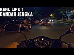 Sunyi bandar jengka malam nie, bebudak u balik cuti sem yeddak? Students Com