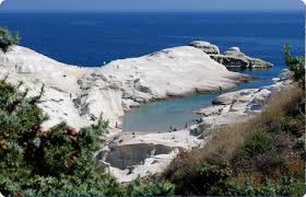 Τα katerina rooms και nicolas house στον αδάμαντα της μήλου προσφέρει για την διαμονή σας στην μήλο στούντιο των δύο ή των τριών ατόμων σε μία ήσυχη περιοχή στην αδάμαντα. Mhlos Paralies Plhrofories Gia Tis Paralies Sth Mhlo Travel Cyclades Greece