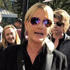The latest tweets from erin brockovich (@erinbrockovich). Erin Brockovich Attackiert Joe Biden Wollen Sie Mich Verappeln Stern De