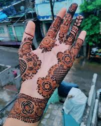 This design is a combination of traditional designs with modern creativity and drawn with such detail and. Best Mehndi Designs For College Girls 17 Images Weddingbels