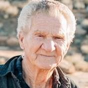 Lee Bussell's Instagram, Twitter & Facebook