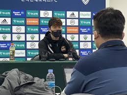 '기성용(fc서울) 초등생 시절 성폭력' 의혹을 주장했던 c씨와 d씨에게 20여년 전 성폭력을 당했다는 또다른 후배의 주장이 나오면서 이들의 충격적인 폭로가 하루 만에 진정성을 의심받는 상황에 놓이게. ê¸°ì„±ìš© ë³€í˜¸ì‚¬ ë‚´ì£¼ê¹Œì§€ ë²•ì  ì¡°ì¹˜ í­ë¡œìž ì¸¡ ì¡°ì¹˜í•˜ë¼ ì¢…í•© ì—°í•©ë‰´ìŠ¤