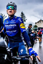 Micka from dmcx reviews remco evenepoel's tarmac sl7 2021 size and fitting. Remco Evenepoel On Twitter Giro D Italia Has Started Giro Photo S Beelwout Https T Co Odbrevryic Twitter