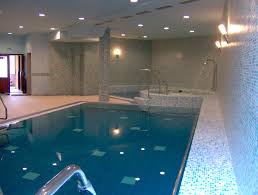 Lobby, receptie, restaurant cu 80 de locuri, piscina interioara, sauna, jacuzzi (contra cost), 2 sali de conferinte (video dotari camere hotel lacul ursu dispune de 27 spatii de cazare. Hotel Lacul Ursu Sovata Romania