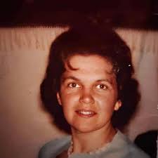 Can someone fix blurred old photo?