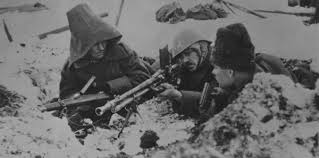 În dimineaţa zilei de 22 iunie 1941, întreaga armată era mobilizată, peste 300.000 de militari fiind pregătiţi să intre în luptă pe frontul de est. Lucruri Pe Care Probabil Nu Le Am Stiut Despre Al Doilea RÄƒzboi Mondial Video Octavpelin S Weblog