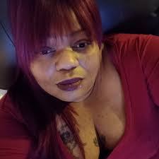 Monique Eckert's Instagram, Twitter & Facebook