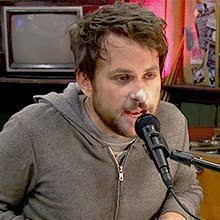 mara hale, idiot (@bitterngay)