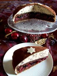 Festliche Schoko Kirsch Weihnachtstorte Mit Verpoorten Original Kuchenrezepte Mit Eierlikor Rezept Weihnachtliche Kuchen Und Torten Kuchen Und Torten Kuchen Rezepte