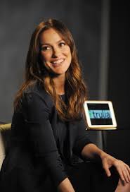 Good photos will be added to. Minka Kelly Talks House Hunting Noisy Neighbors And Who She D Like To Live Next Door Glamour