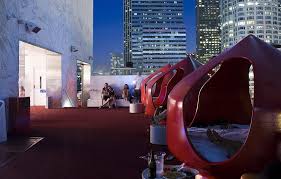 Nothing beats the feeling of the wind in your hair and a tipple in your hand at the city's swankiest rooftop bars. The Rooftop At The Standard Faq Details Upcoming Events Los Angeles Discotech The 1 Nightlife App