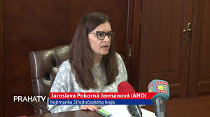Hejtmanka středočeského kraje jaroslava pokorná jermanová (za hnutí ano) čelila kritice, že jeden ze služebních vozů, které má k dispozici, nechávala na cesty do práce svému manželovi. Hejtmanka Se Sesla S Novinari Stredocesky Kraj Zpravy Praha Tv
