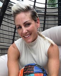 Elisha Harris's Instagram, Twitter & Facebook