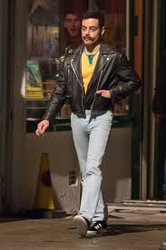 As rami malek continues to wow audiences as freddie mercury in queen biopic bohemian rhapsody, there's one thing in particular that instead, the vocals we hear in bohemian rhapsody are those of malek mixed together with marc matel, who has previously won huge plaudits for his. Bohemian Rhapsody S Rami Malek Reveals The Challenging Regime He Underwent To Get Freddie Mercury S Body