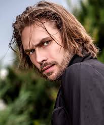See more ideas about long hair styles, long hair styles men, mens hairstyles. Capelli Lunghi Uomo 2022 Tagli Di Tendenza In 100 Immagini