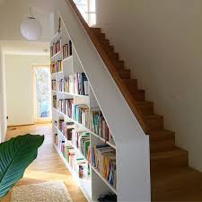 Hausbibliothek Unter Der Treppe Bibliothek Bucherliebe Lesen Treppe Regal Hausbibliothek Haus Innenarchitektur Haus