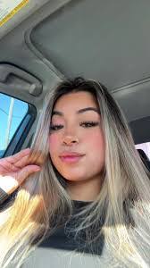 Ashley Lipton's Instagram, Twitter & Facebook