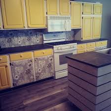 Kitchen Pic 1 After Yellow And White Cabinets White Appliances Superfast Ridgeplex Lite Mist Vinyl Flooring White Appliances Vinyl Flooring White Cabinets