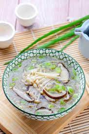 Hearty Japanese Enoki And Shiitake Mushroom Soup Can Be A Meal In Itself Recipe Mushroom Recipes Healthy Mushroom Recipes Enoki Mushroom Recipe