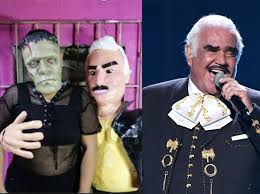 Vicente Fernandez Crean Pinata Del Cantante Tras Polemica De Acoso Sexual