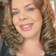 Evelyn Stanislaus's Instagram, Twitter & Facebook