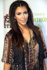 Kim kardashian rotiert vor neid. Kim Kardashian S Complete Beauty Evolution Kim Kardashian Hair Kardashian Hair Hair Styles