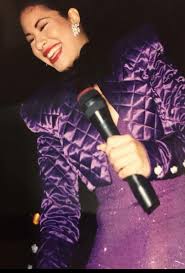 Selena quintanilla perez selena and chris selena selena selena mexican lake jackson queen pictures iconic. Selena Quintanilla Smile It S Friday