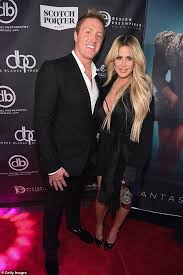 Currently, he is a free agent. Kim Zolciak Reveals The Craziest Place She S Had Sex With Kroy Biermann Always Trying To Hide Aktuelle Boulevard Nachrichten Und Fotogalerien Zu Stars Sternchen