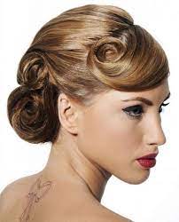 Shoulder length tousled hair cutting your hair to the shoulder length or a shorter style can cause it. Coiffure Pin Up 30 Idees Et Tutos Pour Adopter La Coiffure Annee 50