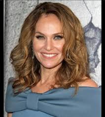 I find it really difficult to watch movies with celebrities who have had a  ton of obvious plastic surgery