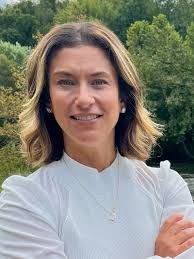 Dina Bryan's Instagram, Twitter & Facebook