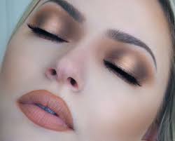 Black And Gold Halo Eye Makeup Makeup Look Smokey Eye Smokey Eyes Pink Lips Cat Eye Black Eyeliner Brown Smokey Eye Grey Smokey Eye Halo Eye Makeup Hooded Eye Makeup Simple Eye Makeup