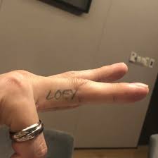 Berikut ide tato yang imut, simple dan minimalis. Loey Tatoo Tato Desain Henna Tato Tangan