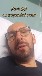 amici della Pucciosfamilyduesultetto, sto attraversando un momento orrendo  . ma spero passi in fretta e io posso tornare a splendere. purtroppo questa  brutta malattia mi mette a dura prova, ma io ...