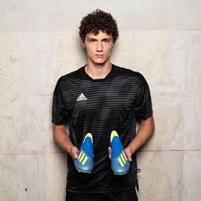 922 463 tykkäystä · 61 087 puhuu tästä. The Sneakers Blue And Yellow Nike X18 Presented By Benjamin Pavard On His Instagram Spotern